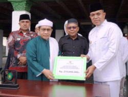 Jelang Haul Tuan Guru Babussalam, Pj Bupati Langkat Serahkan Bantuan  