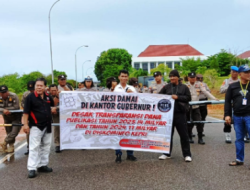 Aksi Damai Wartawan Kepri Tuntut Gubernur Copot Hasan
