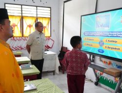 Faisal Hasrimy Launching SD & SMP Unggulan 