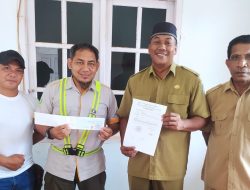 PT BGA Serahkan Bantuan kepada SDN 13 Desa Banjarsari