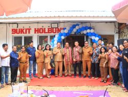 Wakil Bupati Samosir Dan Kepala KPw BI Sibolga, Launching Galeri UMKM Bukit Holbung
