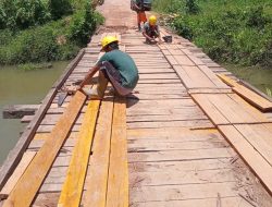 PT.Kencana Graha Permai Cendana Eestate Perbaiki Jembatan Dusun Carik