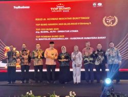 RSAM Bukittinggi Sabet Penghargaan Top BUMD Bintang Lima