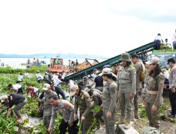 Bupati Samosir : Eceng Gondok Menambah Mata Pencaharian Masyarakat