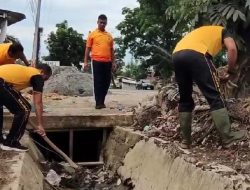 Gotong Royong Polsek Gebang Semarakkan HUT Bhayangkara ke-79