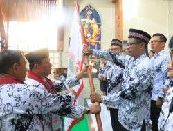 PGRI Samosir  Dilantik, Wabup Harapkan Kontribusi Nyata 