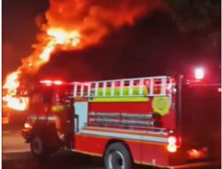 Perusahaan Pengolah Limbah Industri di Kabil Terbakar