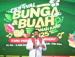 Puluhanribu Warga Hadiri Festival Bunga dan Buah