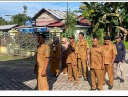 Kepala Desa Pantai Gading Dan Staf Laksana Apel Senin Pagi 
