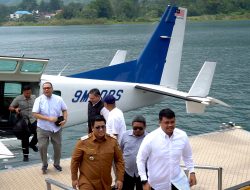 Transportasi Baru di Danau Toba, Bobby Nasution Jajal Pesawat Amfibi