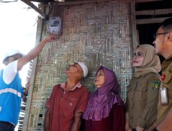 PLN Terangi Rumah Warga Lewat Program Light Up The Dream