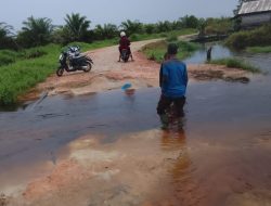 Warga Sungai Buluh Keluhkan Jalan Putus, PT MSL Diminta Bertanggung Jawab