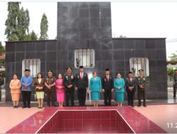 Hari Pahlawan Nasional, Pemkab Toba Upacara di Dua Lokasi