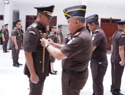 Muslih Dilantik Harli Siregar Jabat Kajari Toba