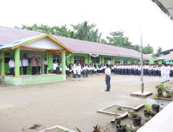 Pembina Upacara Bendera di  Langkat, Polres Tanamkan Disiplin 