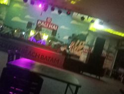 Keributan Ganggu Pengunjung Golden Beach Batam  