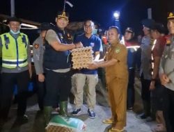 Kapolres Langkat Distribusikan Bantuan Melalui Jalur Laut