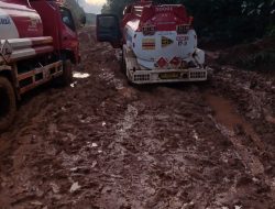 Distribusi BBM Terhambat Jalan Provinsi Rusak Parah