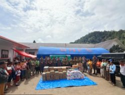 Kejari Toba dan IAD Salurkan Bantuan bagi Korban Bencana  