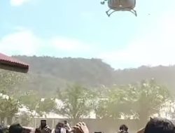 Bantuan BNPB Dilempar dari Helikopter 