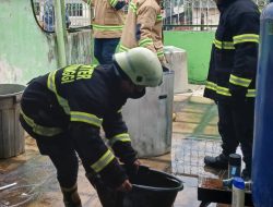 Mesin Cuci Terbakar, Damkar Tebing Tinggi Bergerak Cepat