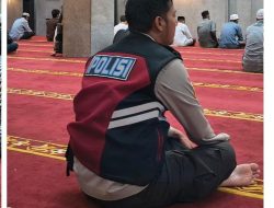 Polsek Lubuk Baja Subuh Keliling Bersama Warga
