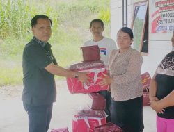 Dinsos Taput Serahkan Bantuan Warga Terdampak Bencana Puting Beliung 