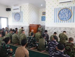 Mohon Doa Kesuksesan Latihan Operasi Terintegrasi TNI, TNI AL Gelar Sholat Hajat dan Santunan Anak Yatim