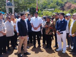 Bobby Dampingi Wapres Gibran Serahkan Sertifikat Huntap di Sibolga 